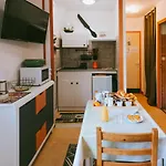 Les Acacias アパートホテル