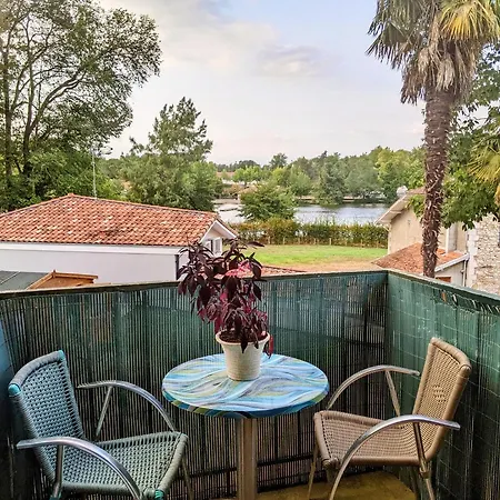 Les Acacias Aparthotel *