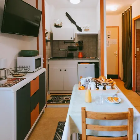 Les Acacias Aparthotel