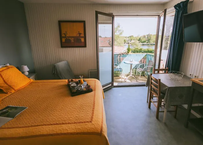 莱斯阿加西亚斯酒店 3*